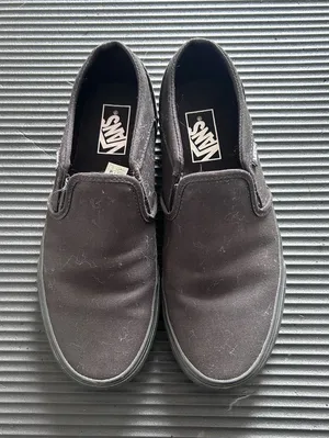 Black Slip-On Vans thumbnail 1
