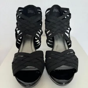 Madden Girl Kelltic Black Strappy Platform Heels 2010 Size 8 thumbnail 10