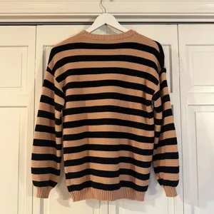 Amazon crewneck tan and black striped sweater size small thumbnail 5
