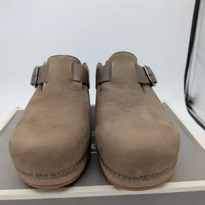 Dansko Caia Milled Nubuck Taupe Leather Wedge Clog Mules Womens 40 1225-161200 thumbnail 3