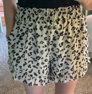Leopard Print Ruffled Shorts Tan thumbnail 3