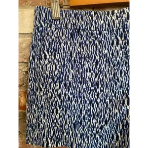 KENAR Blue & White Printed Structured Tailored Shorts - Size 2 thumbnail 2