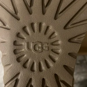 UGG Genuine Sheepskin Lined Leopard Print Boots, Size EU36 US5 New in Box thumbnail 12