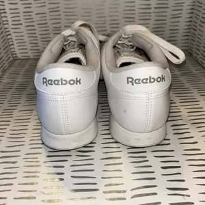 Reebok Princess Womens White Classic Retro Sneakers Shoes Size‎ 9 Low Top 1Y3501 thumbnail 3