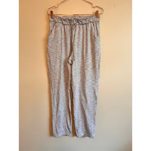 Lululemon Pants Womens 8 Grey On The Fly 7/8 Jogger Luxtreme Travel Workout thumbnail 4
