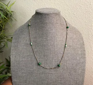 Classic Vintage 90s Green Emerald tone gold beaded metal chain necklace #boho #indie thumbnail 2