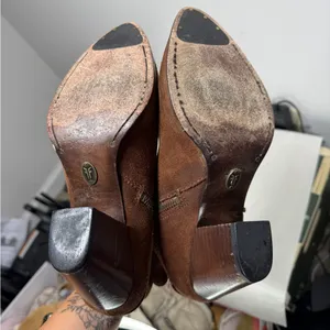 FRYE Renee Seam Short Boot , Brown Suede, Womens Size 7.5 M thumbnail 5