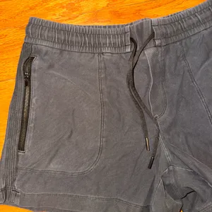 💜Athleta Women's Navy Drawstring Athletic Shorts thumbnail 4