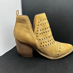 Mi‎ iM Boots Pre-owned, Lazer cut, leather uppers, boho vibe booties 7.5 thumbnail 3