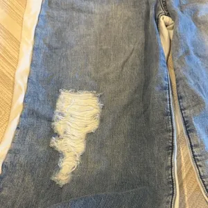 Tractr Reconstructed Ripped Denim Front White French Joggers Size M thumbnail 4