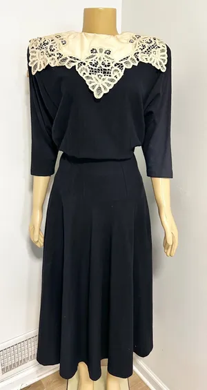 Nancy Johnson Vintage Black Midi Dress Detachable Cream Lace Collar Medium USA thumbnail 1