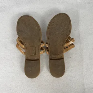 Circus NY Thong Sandals Womens 6 Medallion Laser Cut Tan Summer‎ thumbnail 4