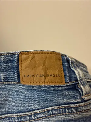 American Eagle Mom Jean Distressed Knee Holes Size 6 thumbnail 5