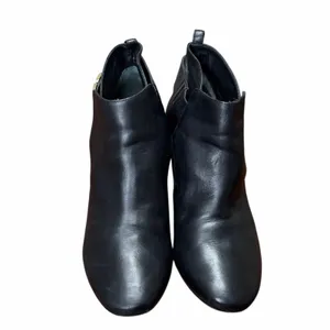 Tory Burch Gemini Link Black Boots Size 10 Pre-Owned thumbnail 11