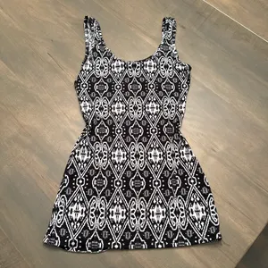 black and white tank top thumbnail 2