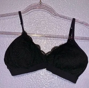 Nine West black woman’s small lace wireless bra thumbnail 1
