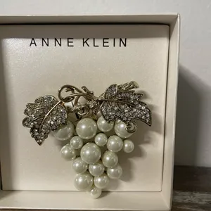 Anne Klein Grape Crystal Pearl Brooch Pin thumbnail 2