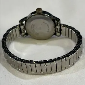Vintage Timex Women's Silver Water Resistant Watch SKU 5392 thumbnail 2