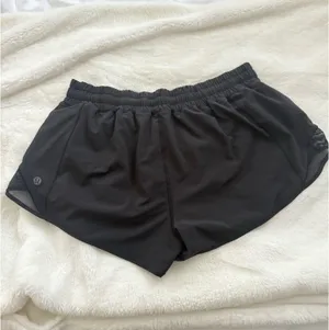 Lululemon Hotty Shorts 2.5" Black Shorts thumbnail 4