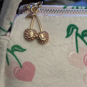 Juicy Couture Retro Cherry shoulder bag thumbnail 5