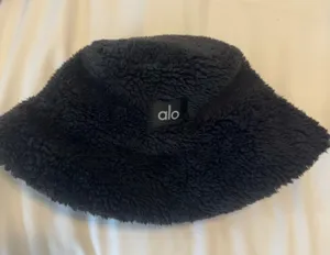 Alo Yoga Hat thumbnail 1