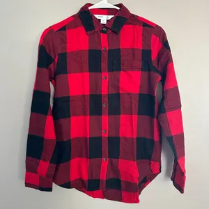 Old Navy Shirt Women's Extra Small Classic Fit Red Buffalo Plaid Flannel thumbnail 1