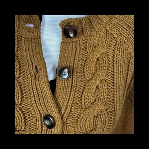 TOCXIN Cable Knit Cropped Cardigan Sweater XS Cotton/Wool Blend Cabincore Cozy‎ thumbnail 4
