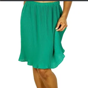 Banana republic‎ women’s XS pleated green skirt thumbnail 2