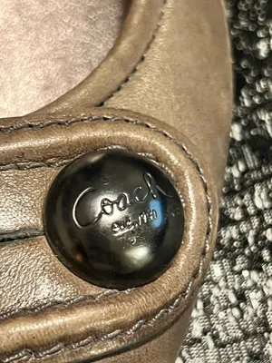 Womens sz6 Coach Darlina Bronze Leather Pumps Heels with Logo Button Detail thumbnail 7