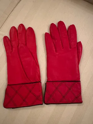 Women’s small red genuine leather gloves with quilted black line cuffs thumbnail 2
