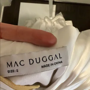 Mac Duggal White Satin Gown NWT Size 2‎ Style 12443 Formal Bridal Evening Dress thumbnail 10