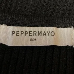 Peppermayo Black Rib Knit Short Flutter Sleeve Slim Fit Crop Sweater Top Sz S/M thumbnail 3
