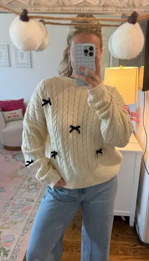 Boutique sweater  thumbnail 1