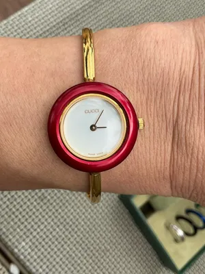 Beautiful GUCCI bangle watch w/ set of colorful bezels ❤️💛🤍💚💙🖤 thumbnail 3