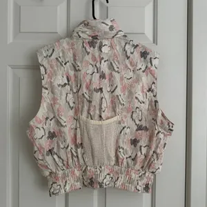 Free People FP Movement Off The Grid Floral Utility Vest Hooded Size XS Ivory thumbnail 6