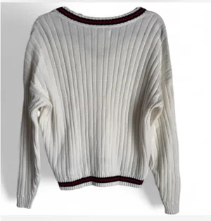 Hollister Women’s Classic White Cable Knit Swearter thumbnail 2