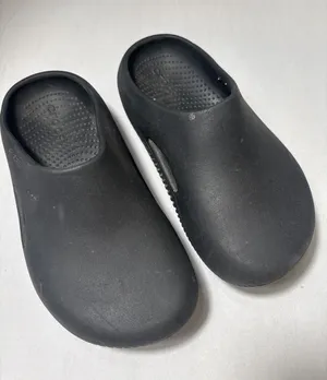 Crocs Mellow Recovery Clogs Unisex M4/W6 Black Comfortable Slip On Shoes thumbnail 1