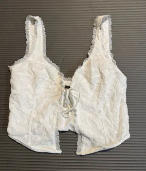 White Fox Boutique thumbnail 1