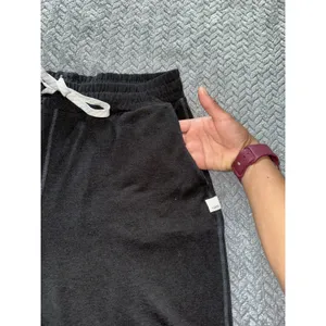 Vuori Women's Performance Joggers Pants DreamKnit Drawstring Black Size Small thumbnail 3