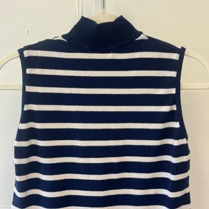 Rafiana Navy White Striped Sleeveless Mock Neck Knit Top Gold Button Detail M thumbnail 4