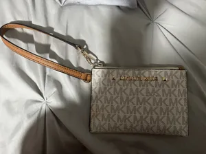 Michael Kors Wallet thumbnail 1