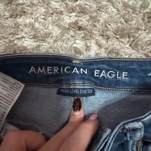 American Eagle Outfitters Women's Dark Blue Distressed Skinny Jeans thumbnail 3