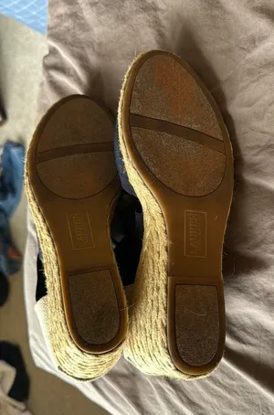 Shoes thumbnail 3