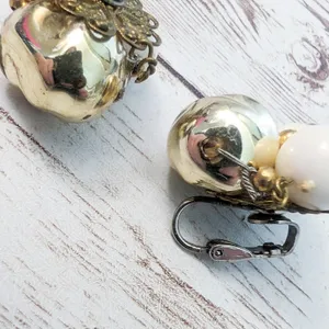 Vintage Clip On Earrings - Off White & Gold Tone 7/8" thumbnail 8