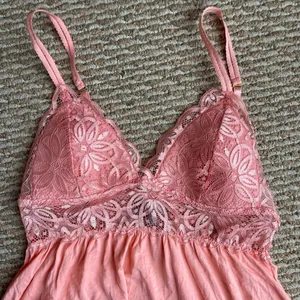 Daisy Fuentes coral Lace Top thumbnail 2