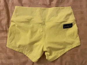 Peachy Shorts Yellow Size XS thumbnail 2
