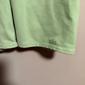 ALO Yoga Green Bike Shorts High-Rise Performance- Size XS thumbnail 4