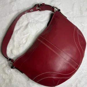 Y2k COACH F10908 Red Solo Hobo Shoulder Bag thumbnail 2