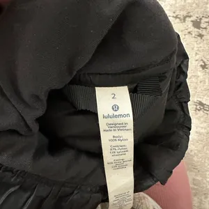 Lululemon Down For A Run Vest II Size 2 - Black thumbnail 5