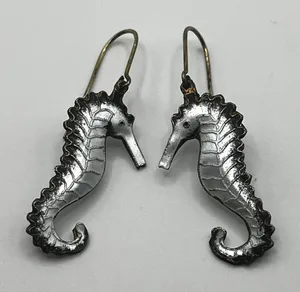 Vintage Style White Black Seahorse Drop‎ Earrings Silver Tone Nautical Coastal thumbnail 1